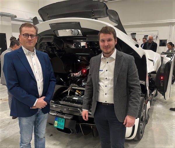Two Aikon experts in Koenigsegg Extreme Tech Club