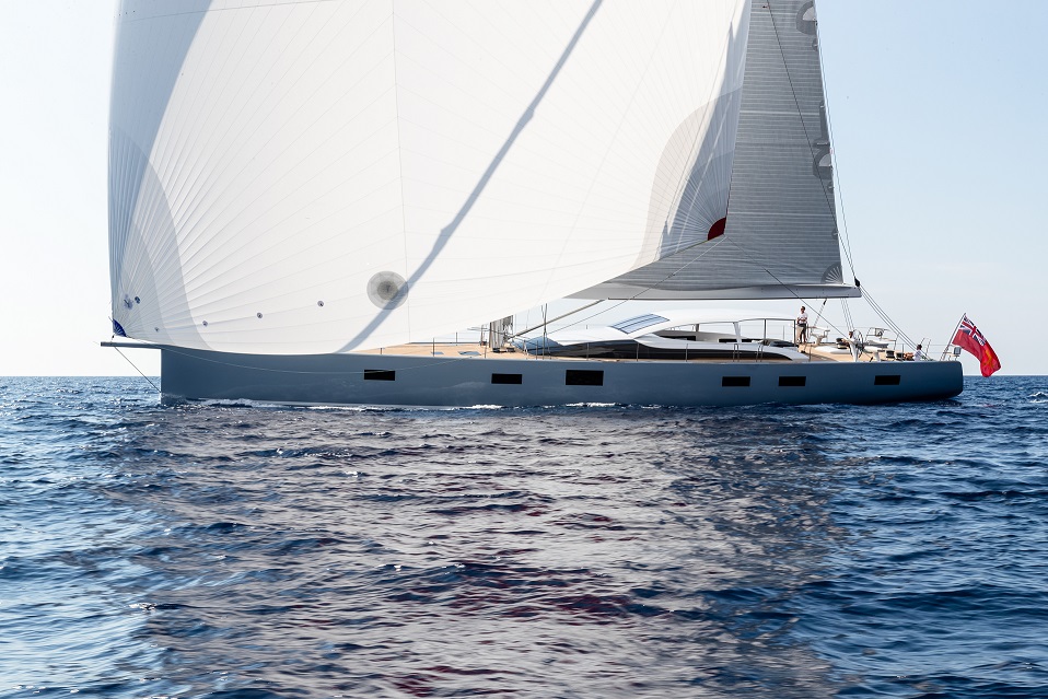 Why choose Aikon® PMMA Hard for yacht windows?