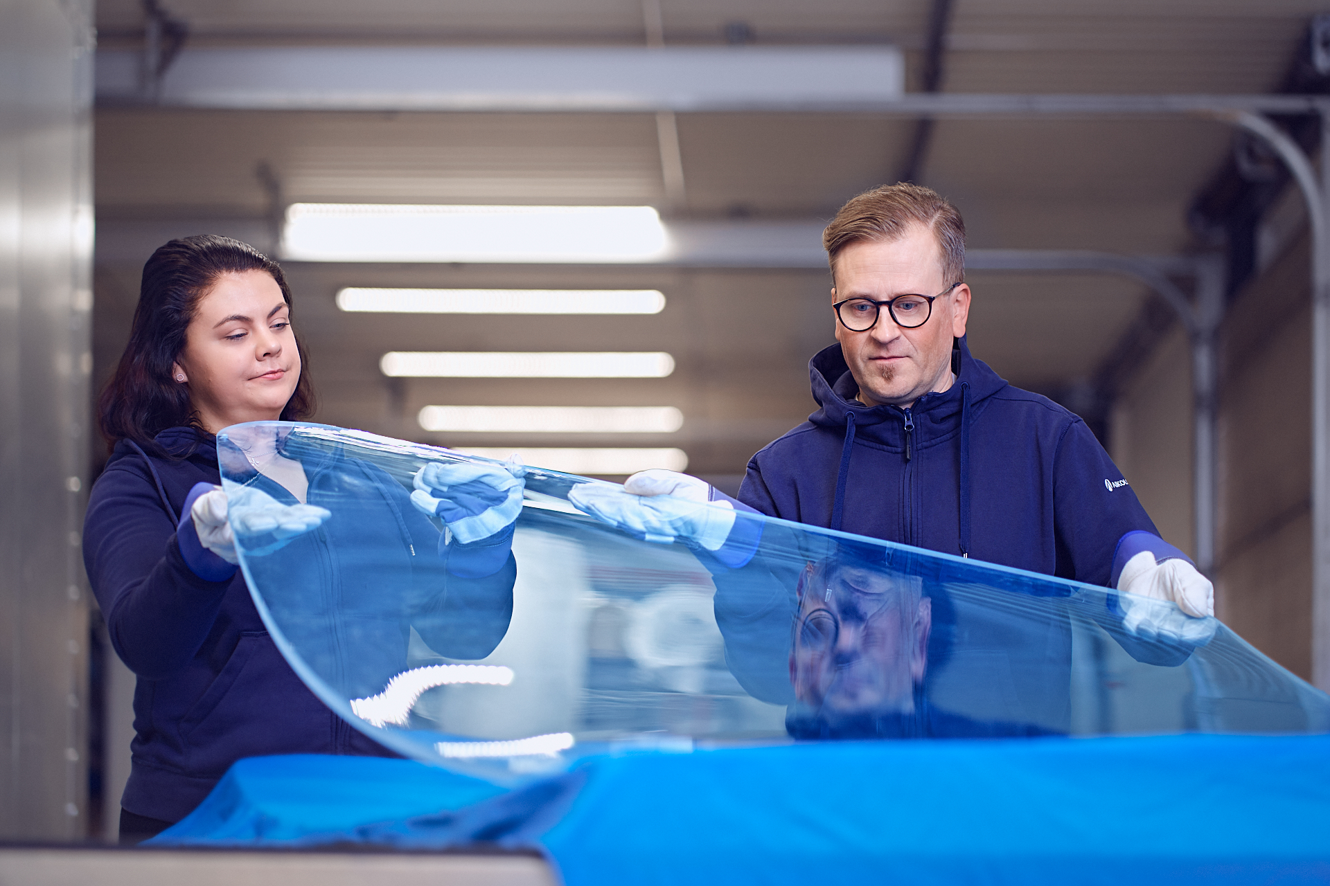 5 Property Comparison for Polycarbonate and Glass - Which Is Better?